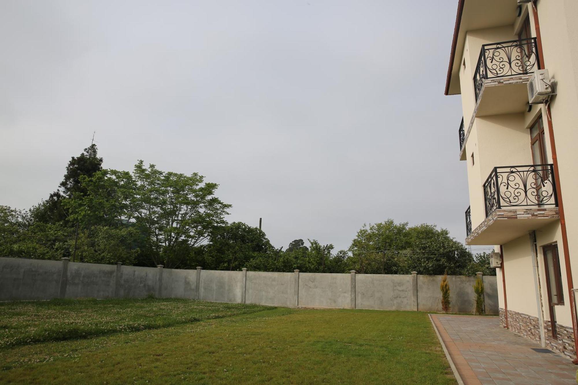Villa Mariana Batumi Exterior photo